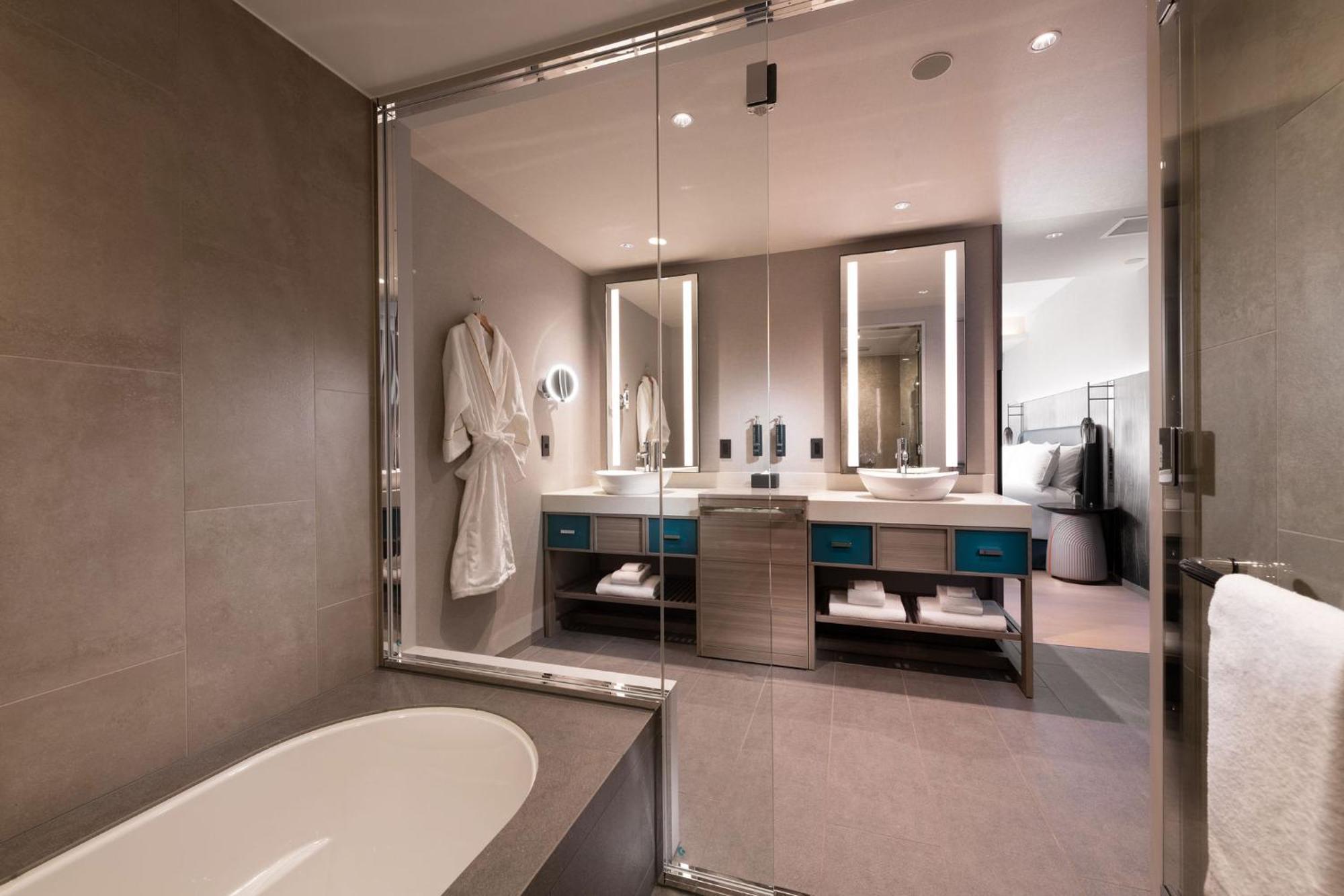 โรงแรม Doubletree By Hilton Castle